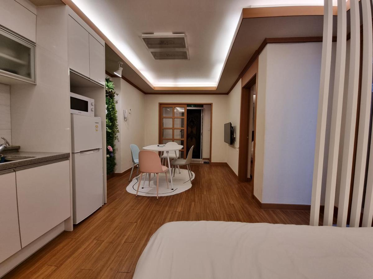 Complace H سيول المظهر الخارجي الصورة